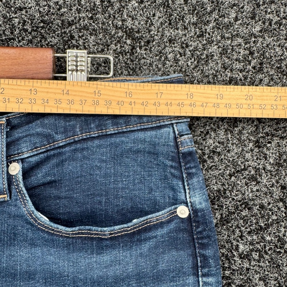 Levis Classic Straight Jeans Womens 14M W32 L30 Medium Wash Denim 39250-0050 - Picture 6 of 9